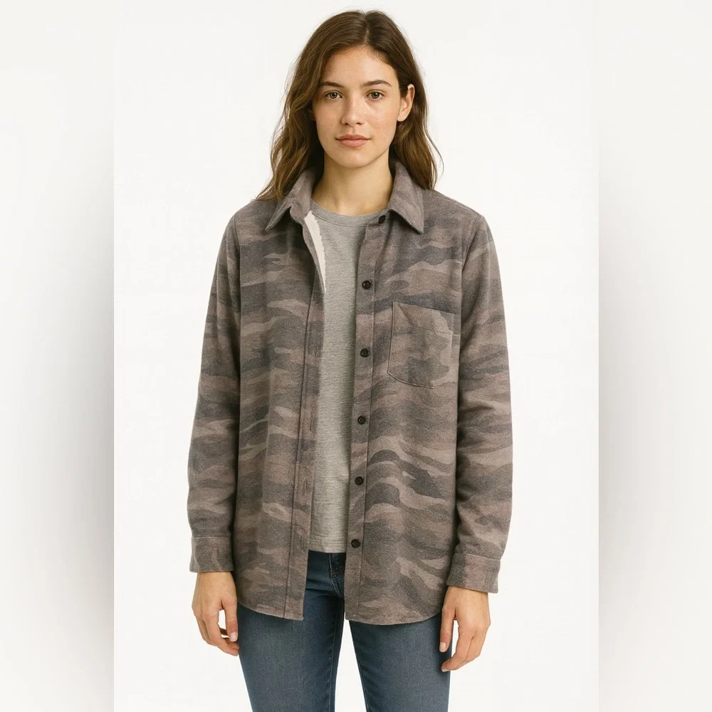 Lg E. Luna Camo Sherpa‎ lined button down jacket